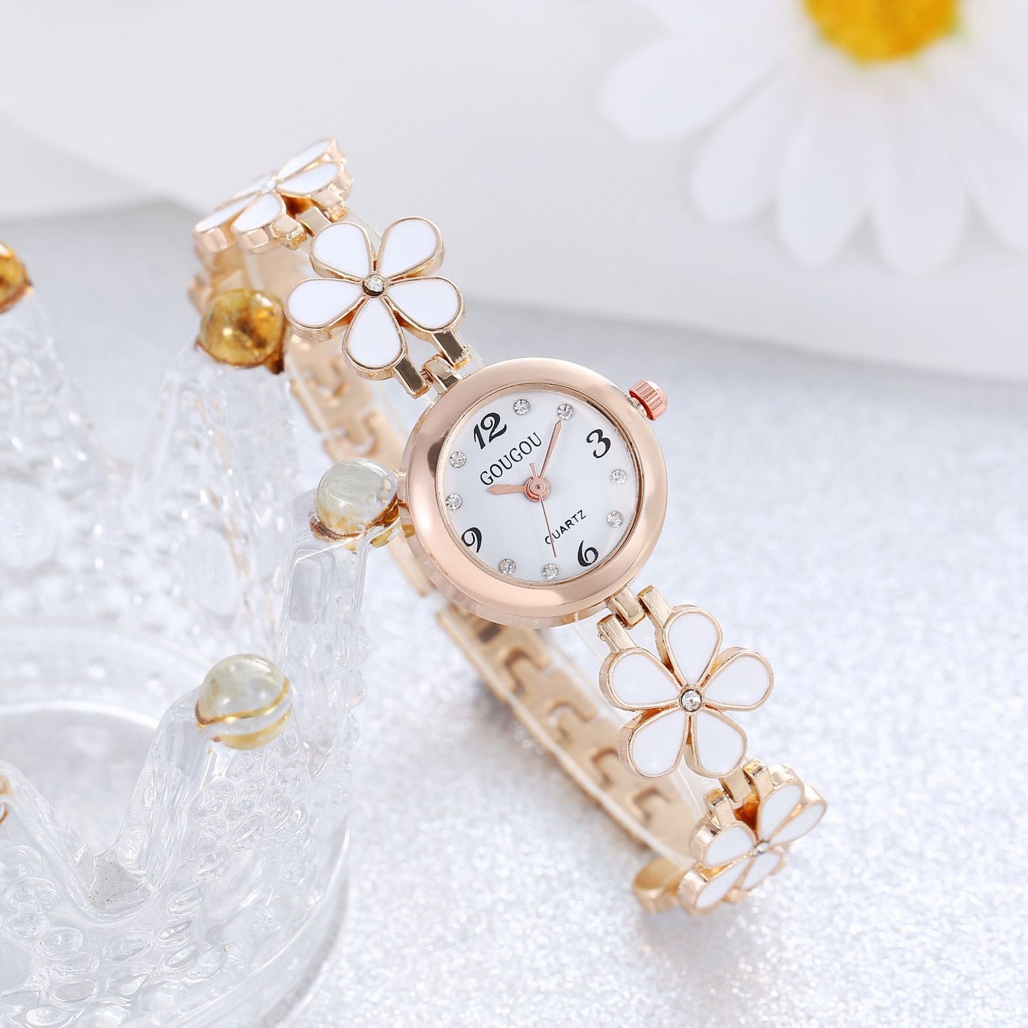 Ladies Petal Patterned Quartz Watch Bracelet Set