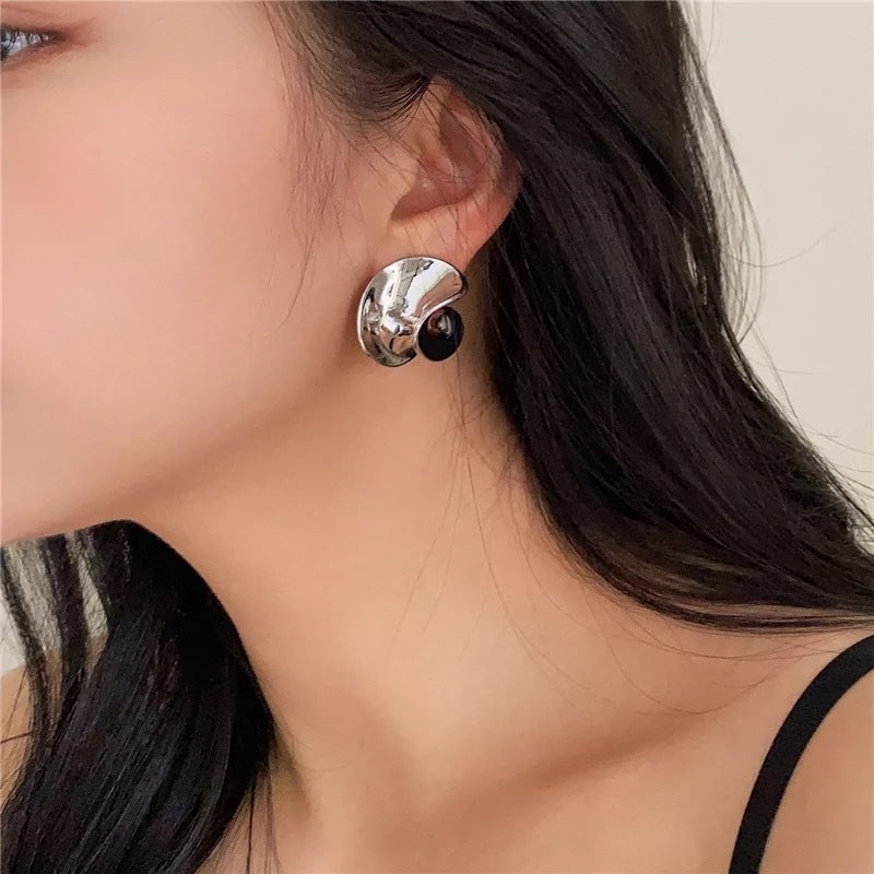 Women's Special-interest Design Simple Metal Spiral Stud Earrings